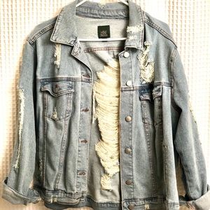 Distressed Jean Jacket - oversized, L (wild fable)